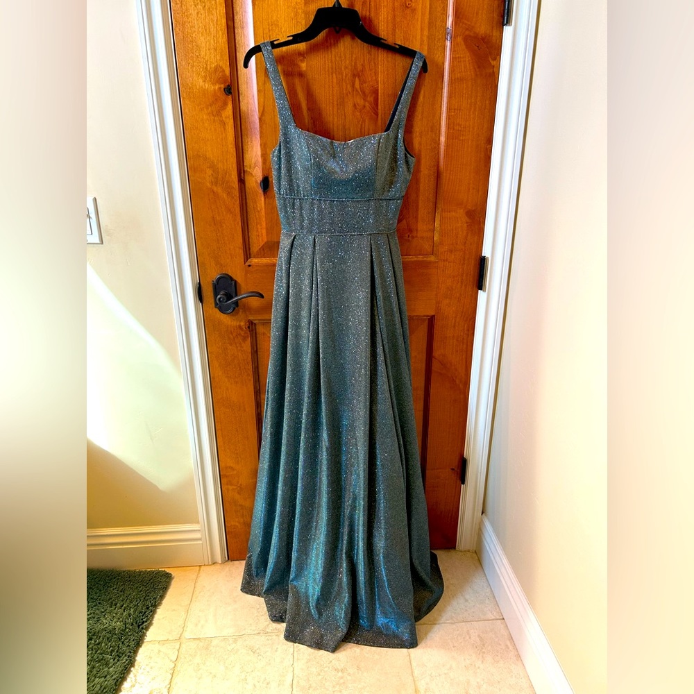 Glittery gray/blue dress 👗🪩✨